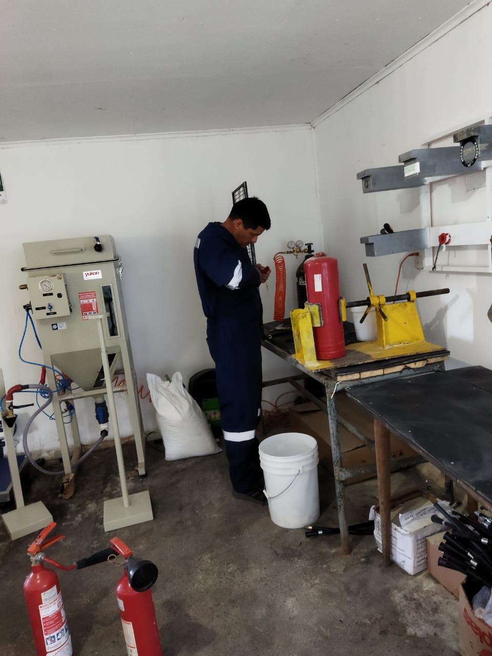 Taller de mantenci贸n y recarga de extintores - Imagen 2