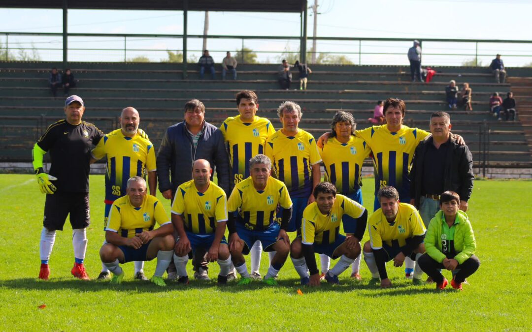 «El Club Deportivo Yerbas Buenas arrasa en la serie 50 de la Asociación Víctor Zavala: un equipo imparable»